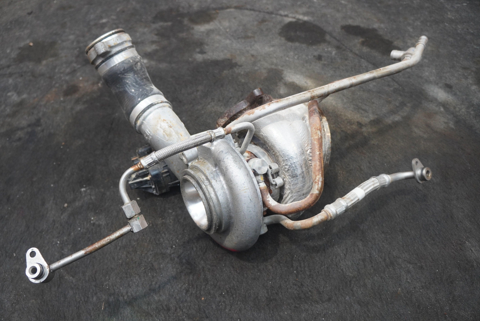 Right Engine Turbocharger Assembly 5.2L V12 HY53-9G438-BE Aston Martin DB11 2017