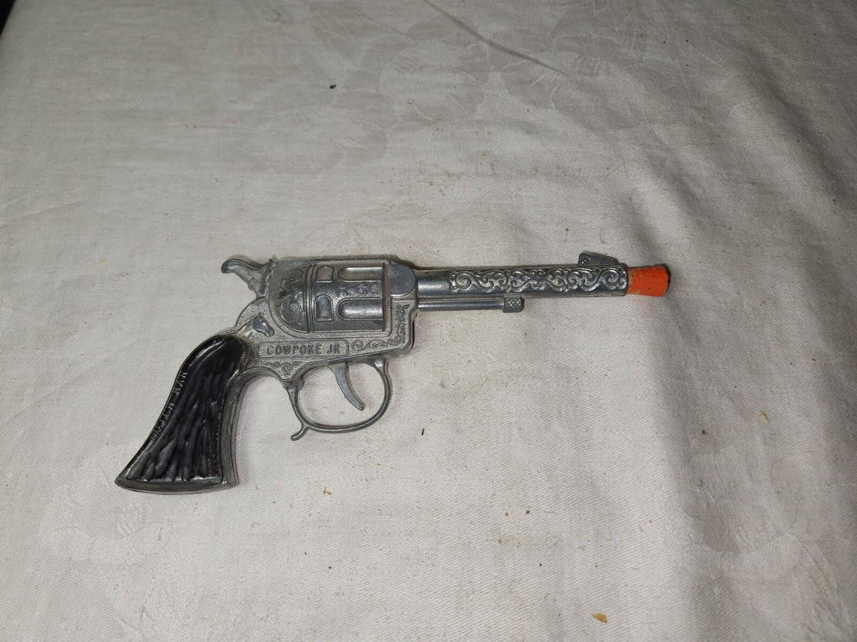 Vintage Lone Star Cowpoke Jr. Cap Gun Toy Western Style 7.75
