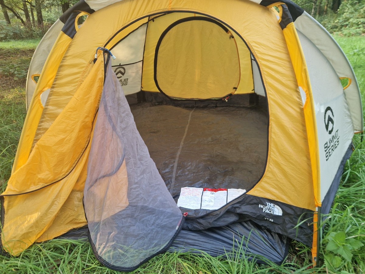 The North Face Summit Series VE 25 3-Person Tent Summit Gold
