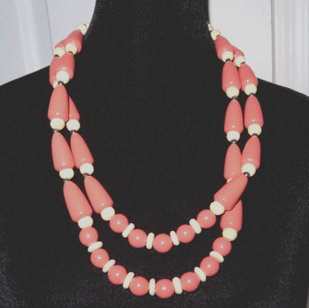 OFF WHITE Collana perle legno rosa e bianco sporco vintage anni 70 dischi chiusura tono argento