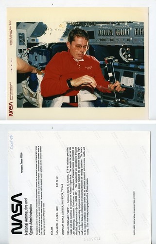 USA Space Shuttle STS-45 Atlantis Astronaut David Leestma Old NASA Photo 1992 - Picture 3 of 3