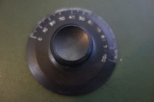 Bestone 3 1/4" 0-100 Skirted Knob Hole But NO Set Screw- USED