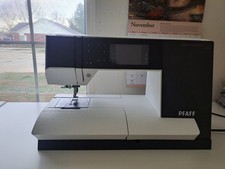 Pfaff Quilt Expression 720 with IDT in Excell...