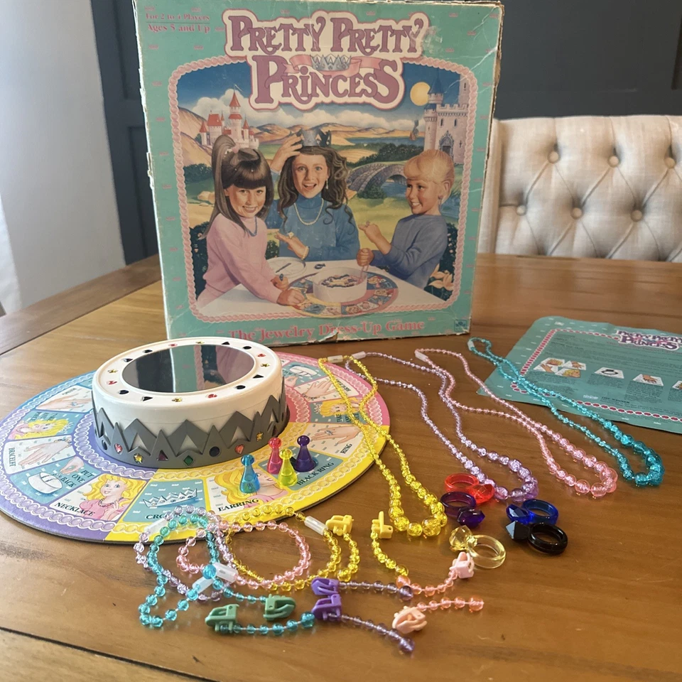 Juego de Vestir Joyería Princesa Bonita De Colección 1990 Dorado COMPLETO Foto 3 de 4