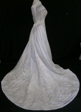 Designer Princess Wedding Dress 12 Satin Gorgeous Beading & Embroidery Elegant