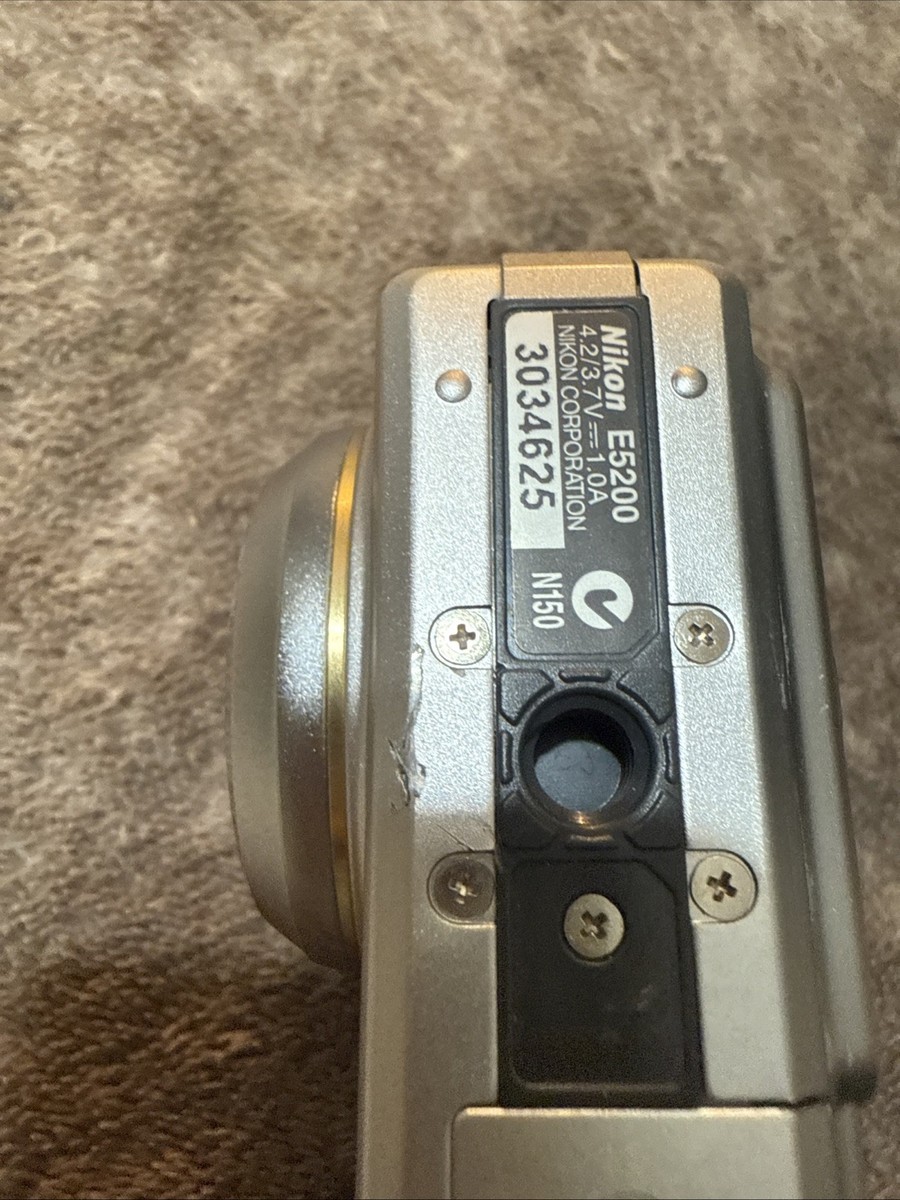 Nikon COOLPIX E5200 デジカメ 書き溜め space: Nikon COOLPIX 5200 E5200 プラチナブルー