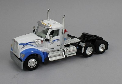 DCP 1:64 *WHITE & BLUE* Kenworth W990 Day Cab Semi Truck *NEW*