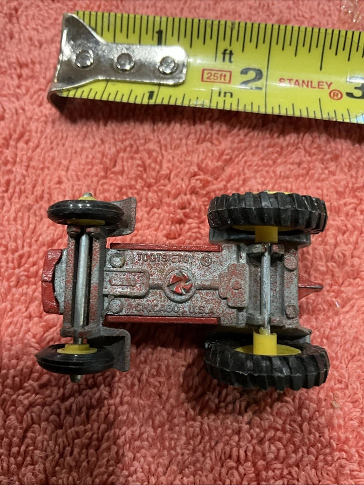 Tractor Tootsie de metal vintage Foto 3 de 3