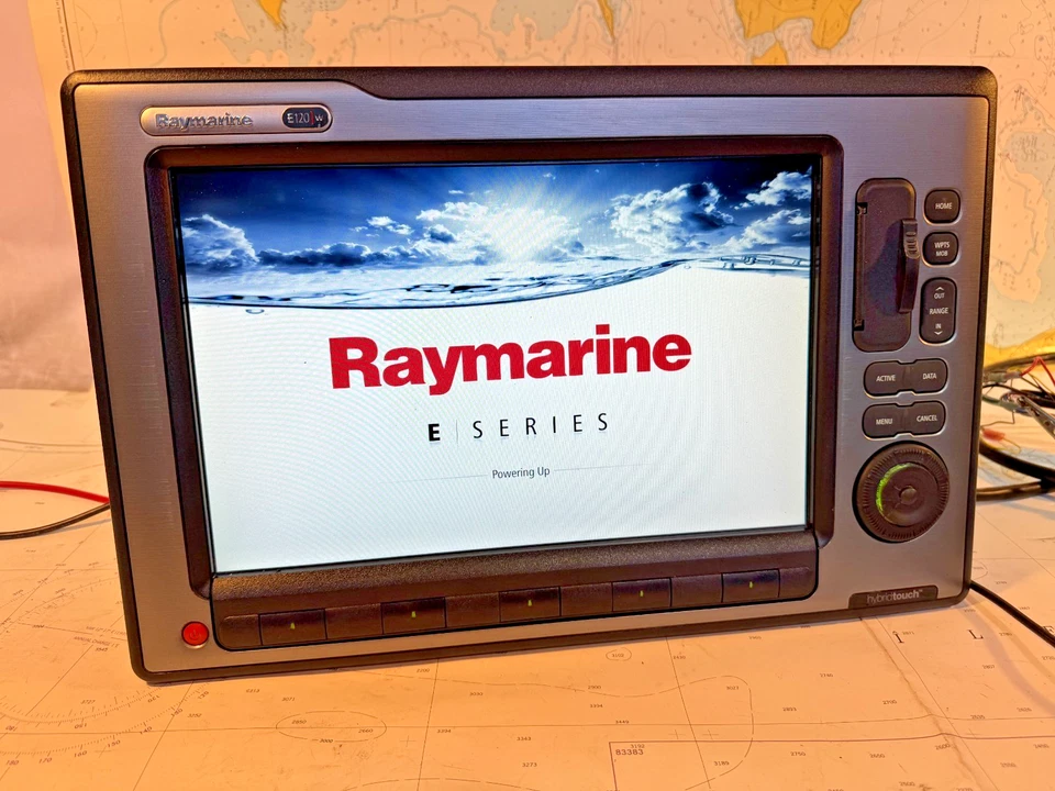 Raymarine E120W E62223 Touchscreen 12" FishFinder Radar GPS Chartplotter Display - Image 3 of 4