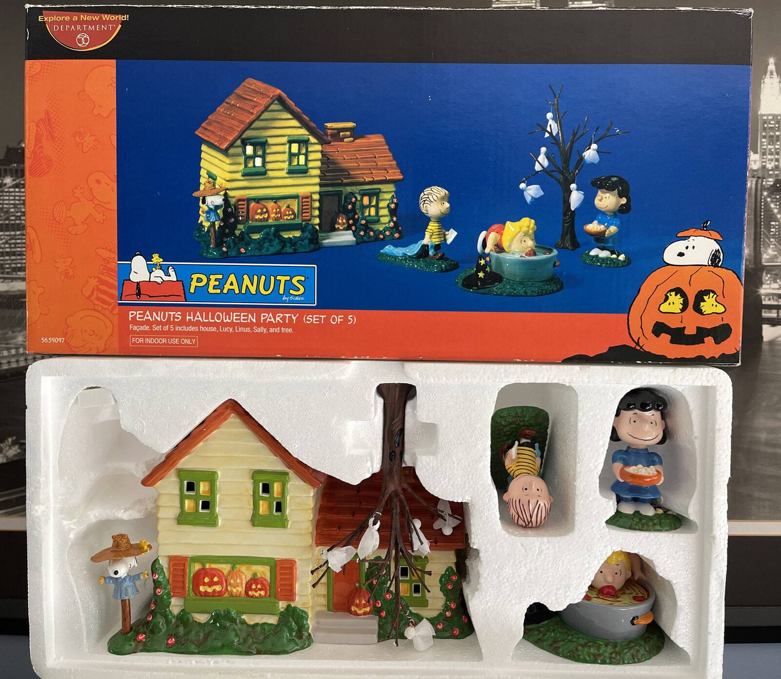 Dept 56 Peanuts Halloween Party Set of 5 House Linus Sally Lucy