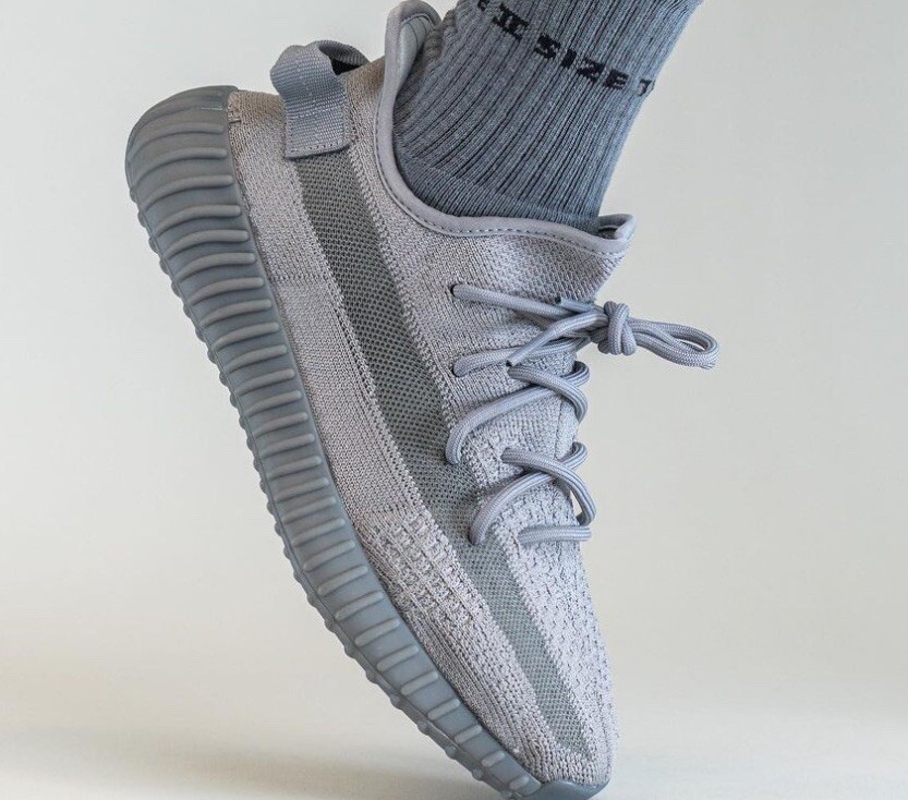 adidas YEEZY Boost 350 V2 