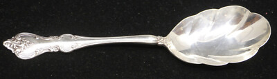 VINTAGE INTERNATIONAL SILVER DEEP SILVER SHELL SERVING SPOON, ORLEANS PATTERN