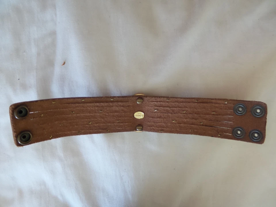 PULSERA A PRESIÓN DE CUERO BARSA CON PIEDRA CENTRAL TURQUESA Foto 4 de 4