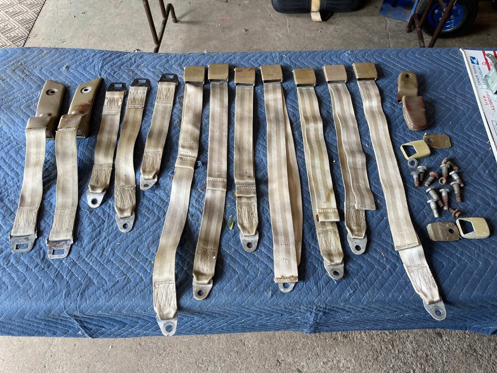 1968 dodge charger seat belt set beige tan set bbody clean bolts