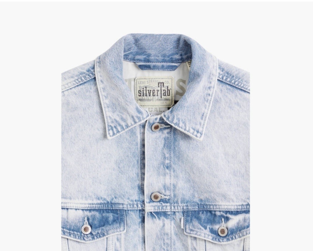 LEVI’S / SILVERTAB RELAXED FIT DENIM TRUCKER JACKET Levi's Silvertab Relaxed Fit Trucker Jean Jacket Light Wash