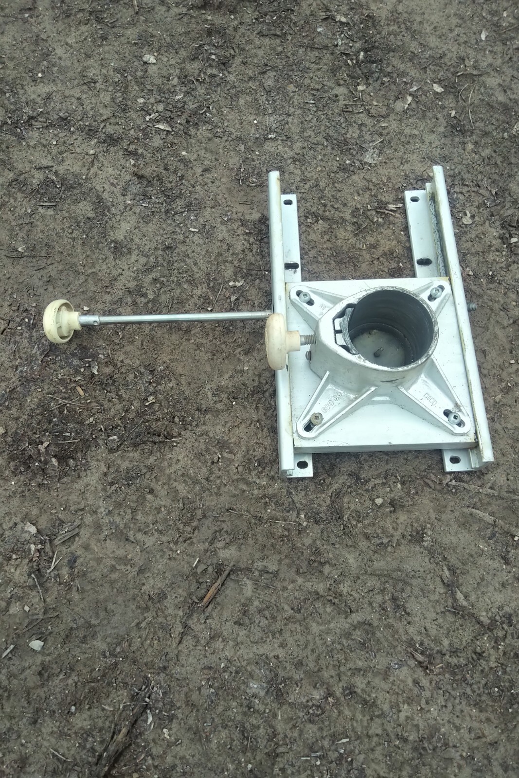 SEAT SLIDE BASE GARELICK Eezin BOAT SEAT MOUNT SWIVEL 08043 eBay