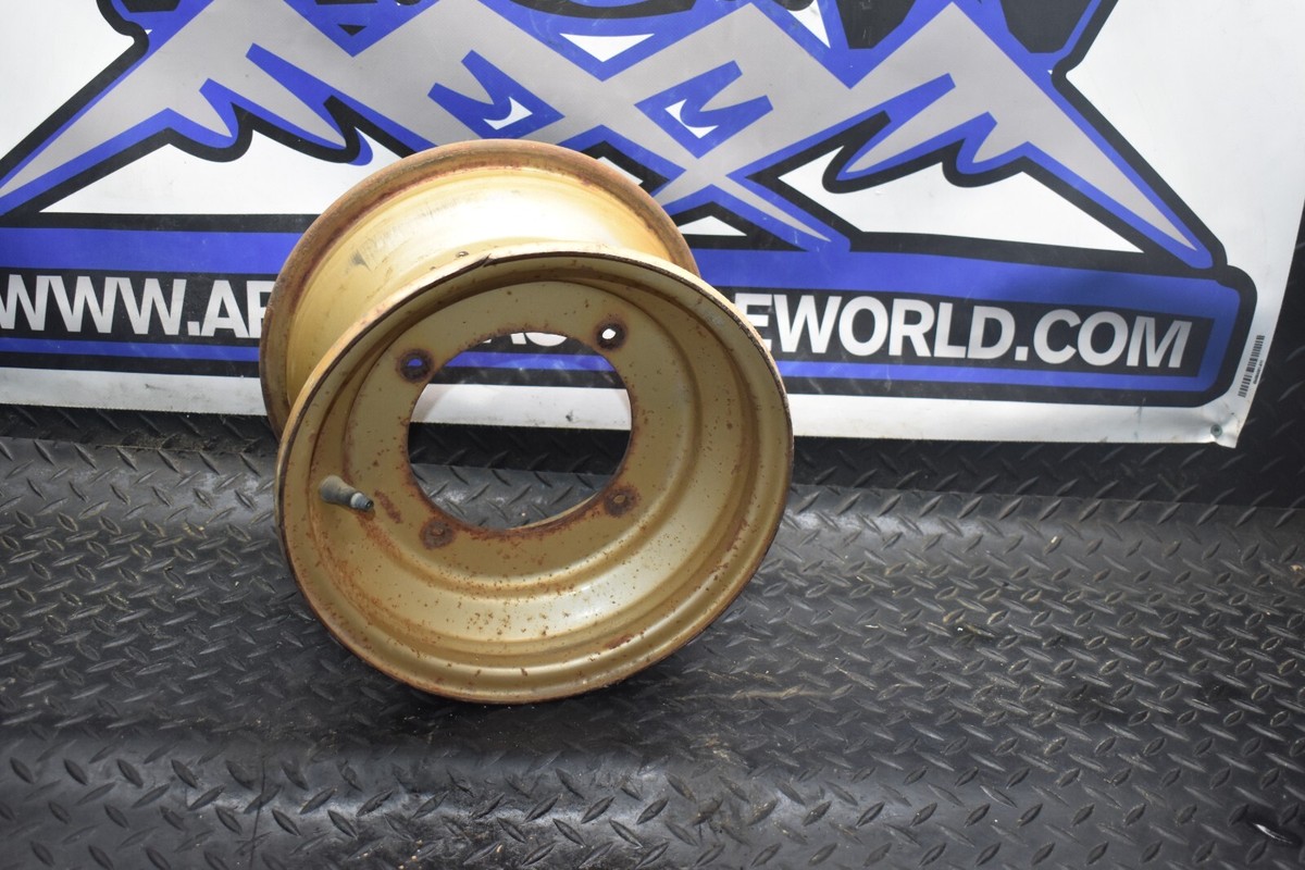 438 ONE WHEEL RIM 10 HAS RUST 95 SUZUKI KING QUAD RUNNER LT 250