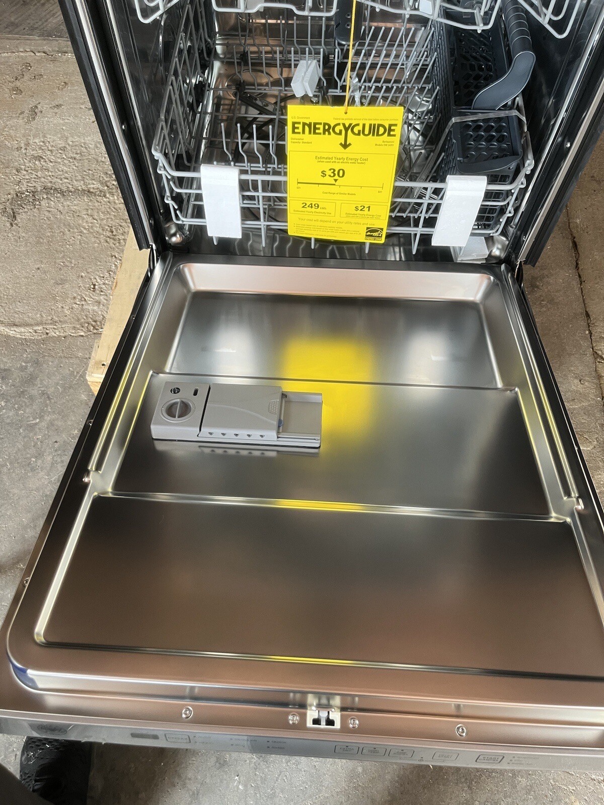 Bertazzoni 24" Fully Integrated Dishwasher with 14 Place Setting
