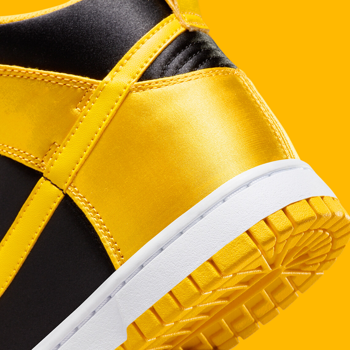 Women's Nike Dunk High Satin Goldenrod Varsity Maize Black
