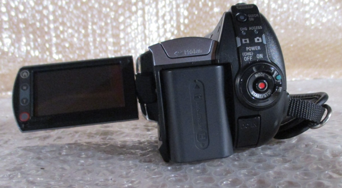 Sony Handycam DCR-SR85 - 60gb HDD/25x Optical Zoom W/BATTERY, BAG