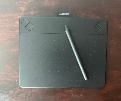 Wacom Intuos - Drawing Tablet and Pen Stylus - Small - CTH-490