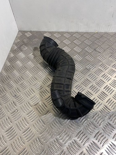 Audi A6 S6 C4 4A 1996 Diesel 85kW Ansaugrohr Ansaugschlauch Turbolader APL21042