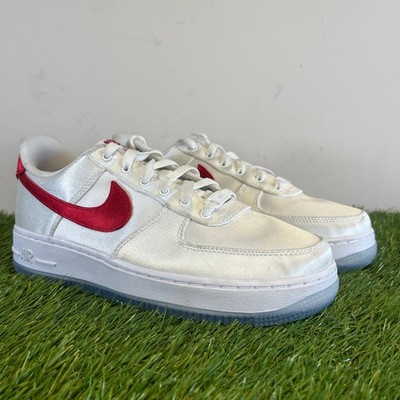 Nike Air Force 1 07 LX Größe UK 6 Damen Satin Weiß Rot Turnschuhe AF1 Schnürschuhe