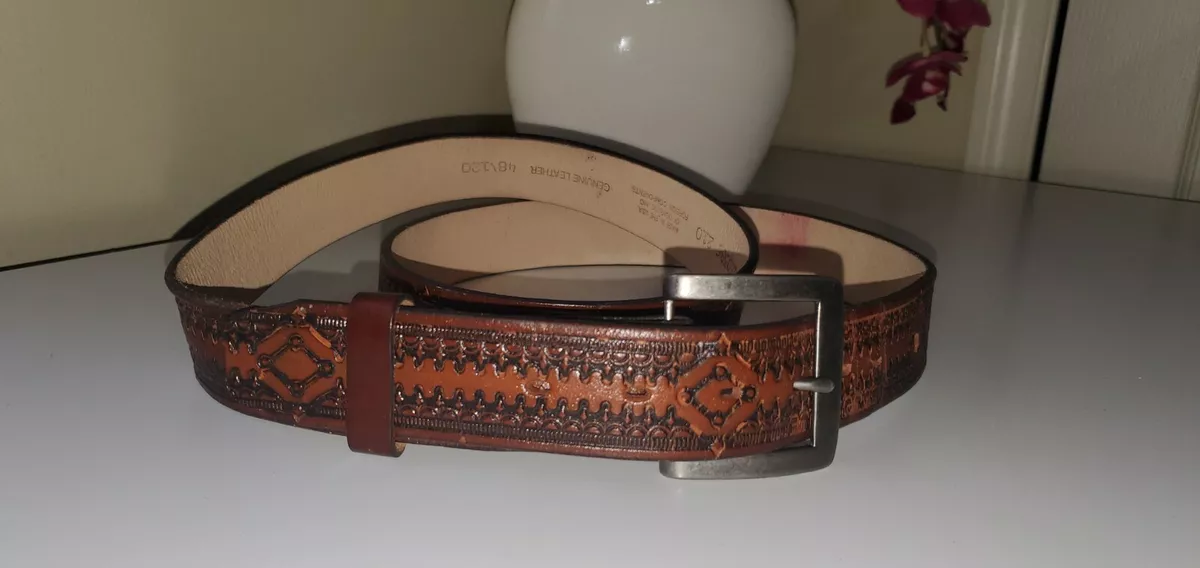 Textured leather waist belt