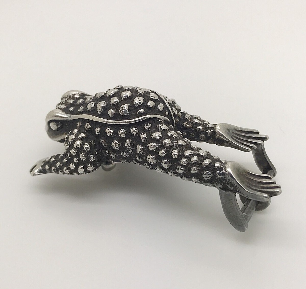 RARE Jumping Frog Belt Buckle By B. Kieselstein-Cord. Frog Belt Buckle - 3 For Sale on 1stDibs | frog metal buckle main image 4