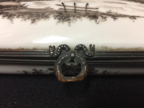 Antique Made in Limoge France Porcelain Hinged Trinket Box Bonwit Teller - Picture 6 of 8
