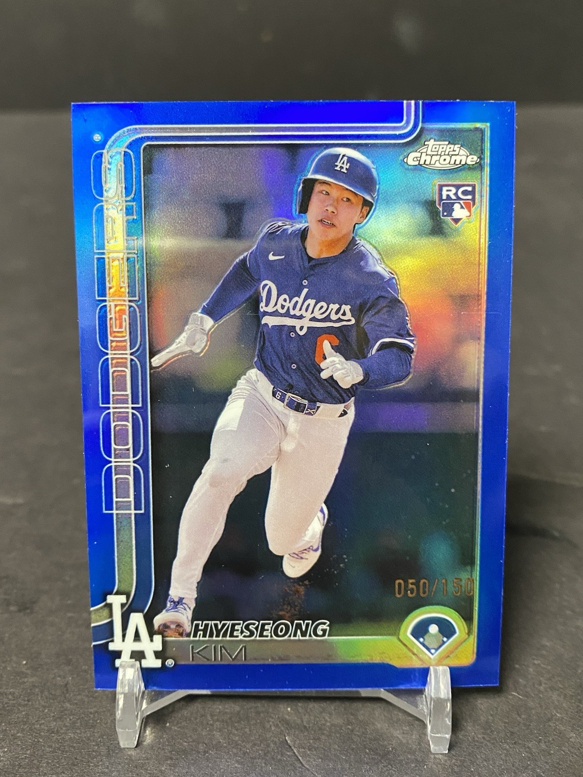 2025 Topps Chrome Hyeseong Kim RC Blue Refractor #/150 Los Angeles Dodgers #152