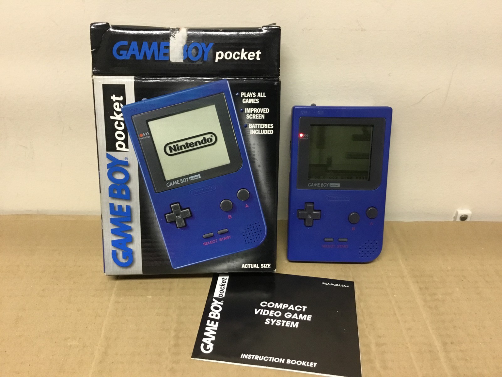 Used Nintendo Game Boy Pocket Hand Held Console Blue *Tested - Works* w/ Box