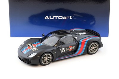 1:18 AUTOart Porsche 918 Spyder Weissach Package 2013 black/ Martini Livery 7792