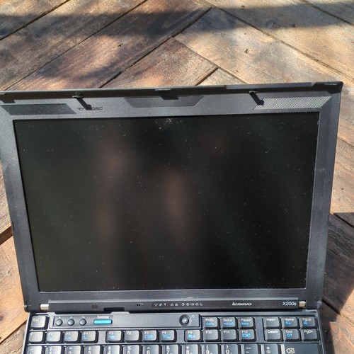 Lenovo ThinkPad X200 with x200 ultrabase IC2D P8600 4Gb Ram 320 hdd damaged case - Picture 3 of 7