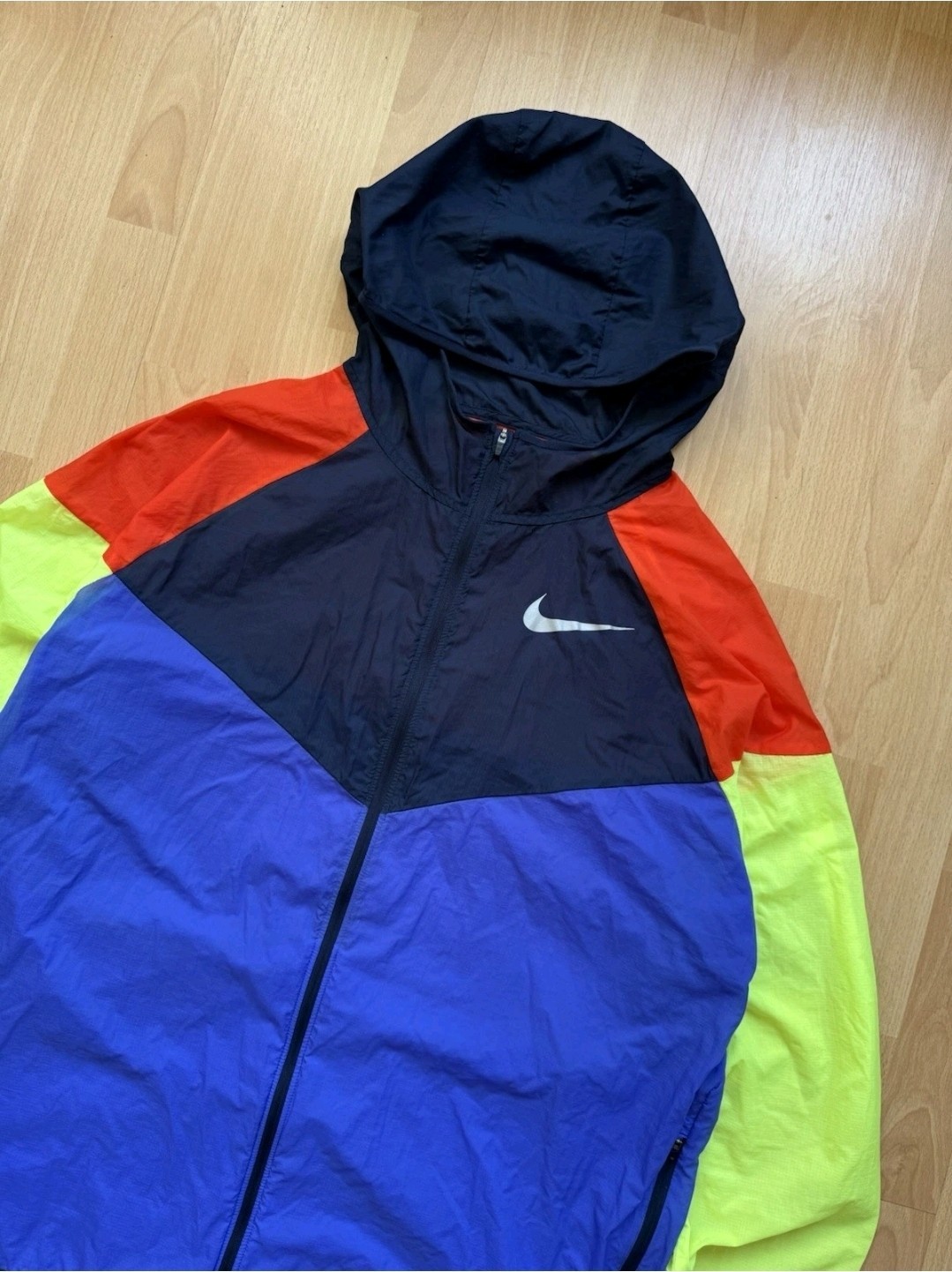 Nike Reflective Featherweight Multicolour Light W… - image 3