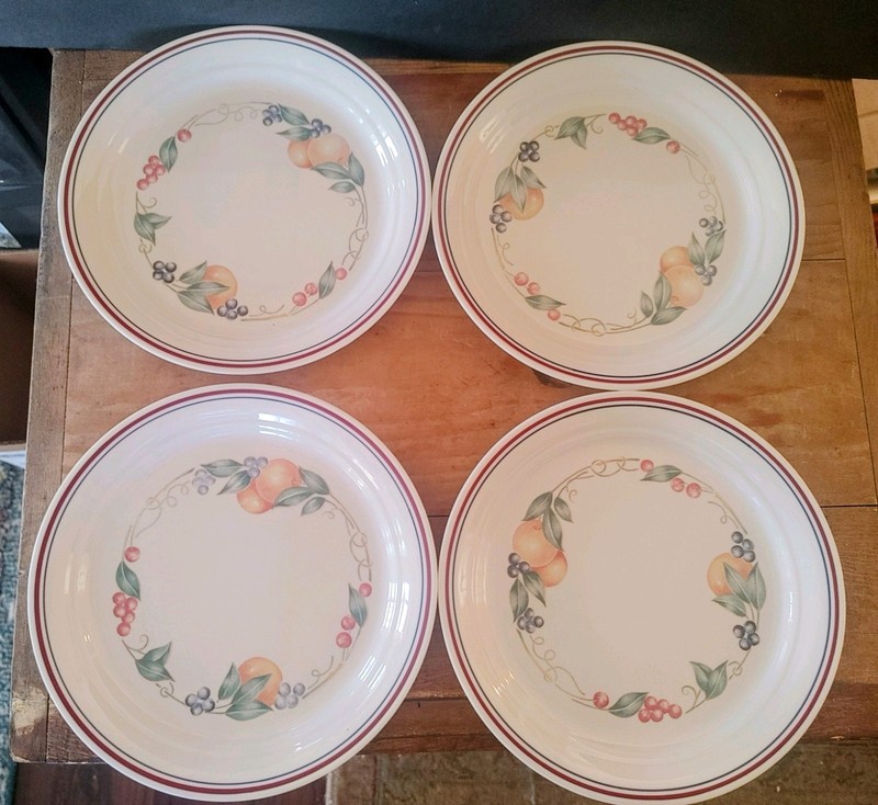 6 Corelle ABUNDANCE Luncheon Plates Fruit Pattern by Corning 8 1/2 Inch Round