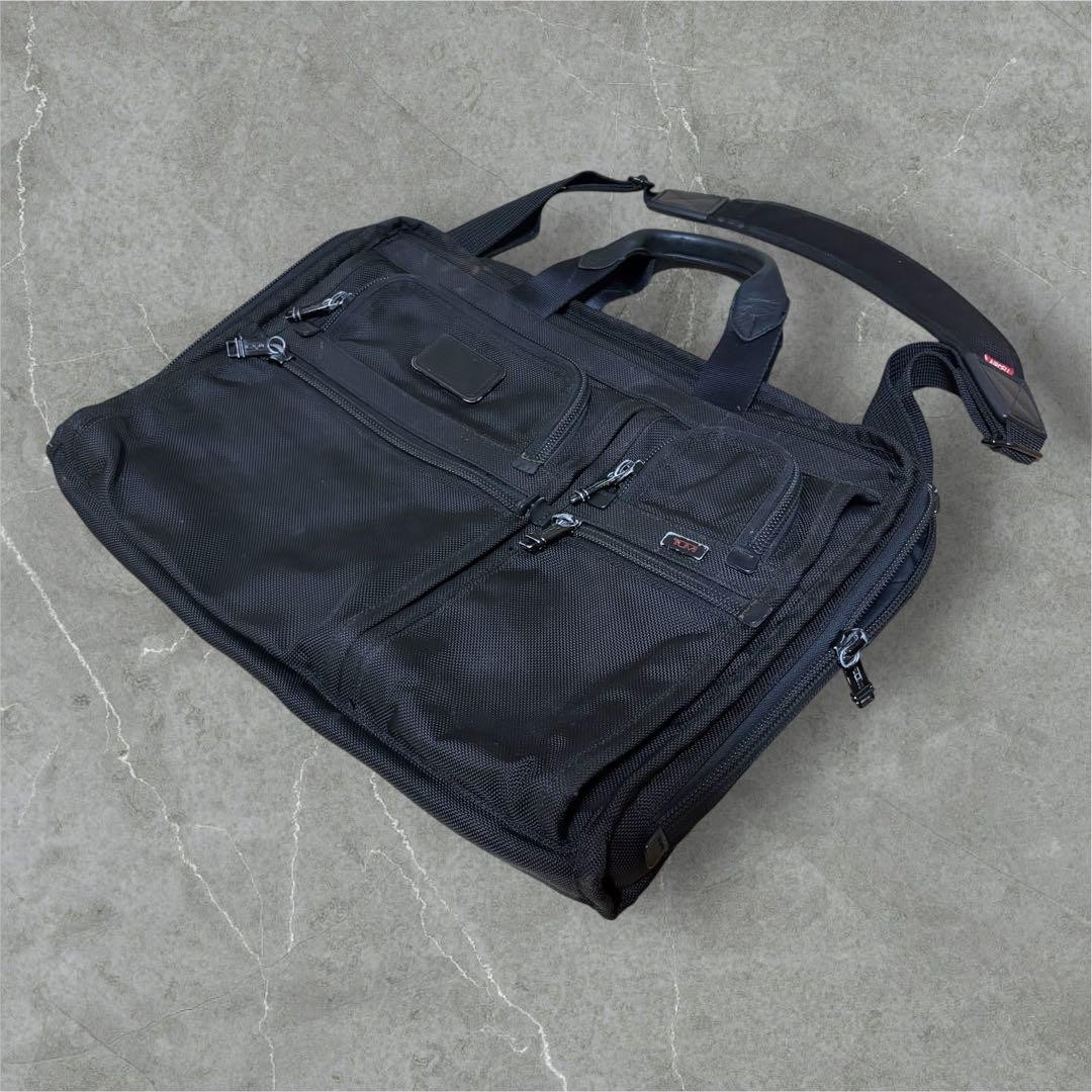 M80 Tumi Compact Large Screen Computer Brief Busi… - image 9