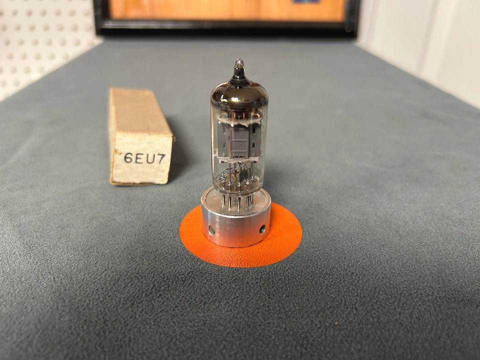 Tubo Mullard 6EU7 - Alto Mu - Doble Triodo - Amplitrex Probado Foto 3 de 4