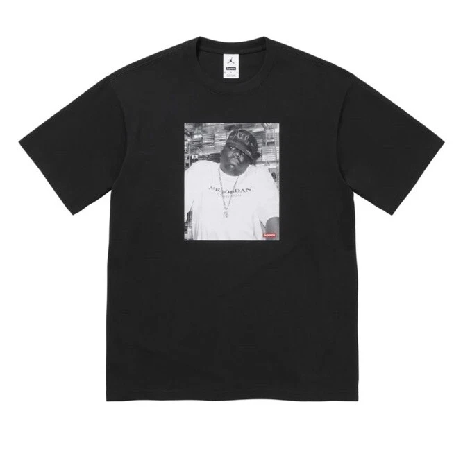 Haut T shirt Supreme®/Jordan® Biggie S/S   Petit noir Nike 2024   ÉPUISÉ