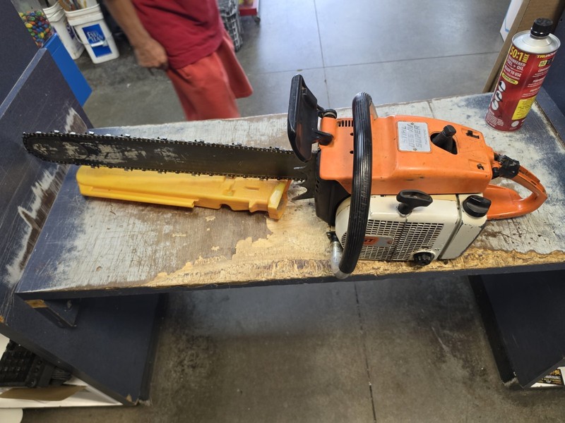 Stihl 056AV Super Chainsaw. Runs, Read Description. 24" Bar And Chain.