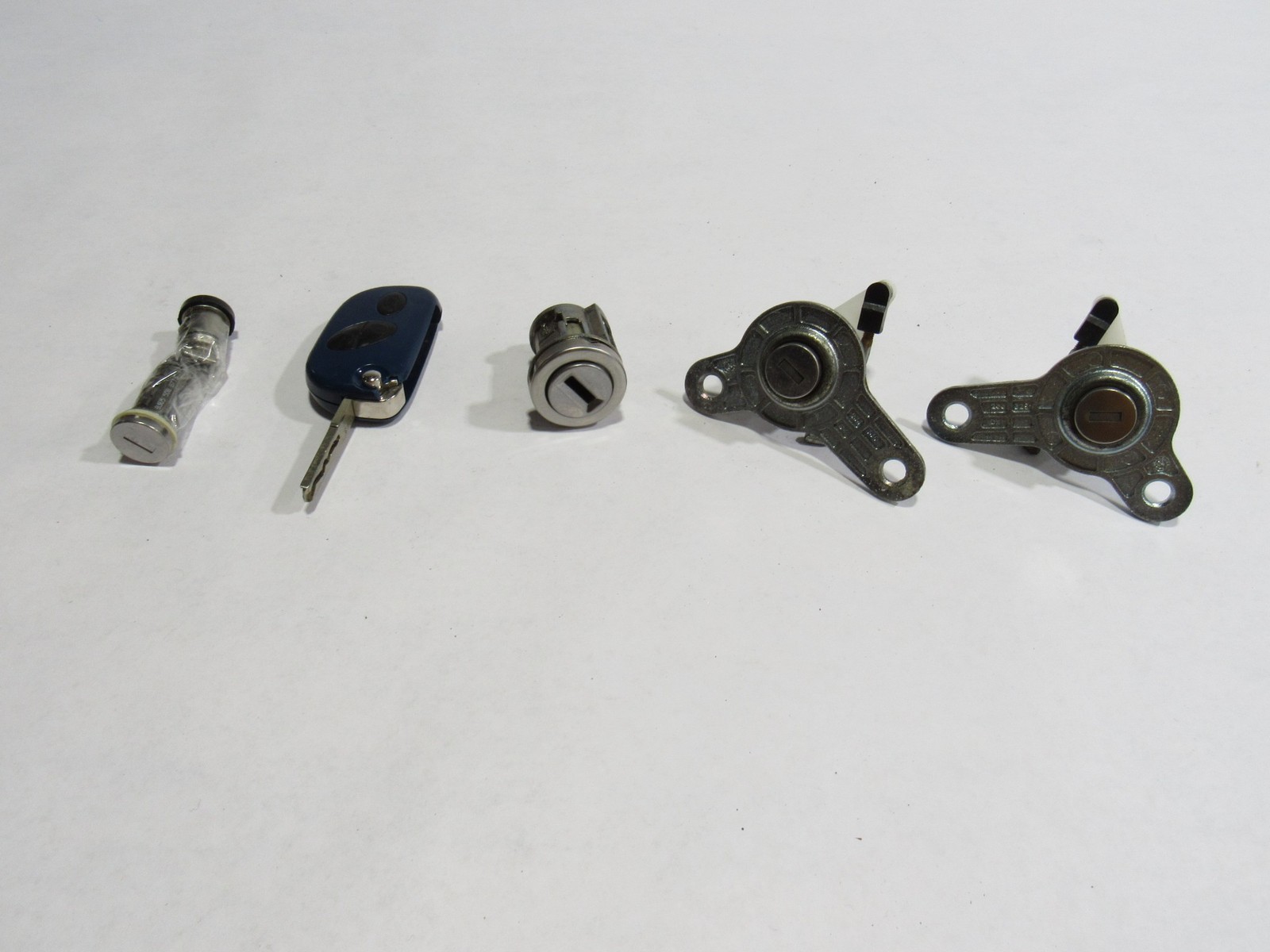 08-12 Maserati Granturismo S 2010 Left Right Door Trunk Lock Cylinder Key Set :Y