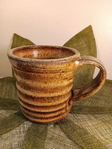 Vtg.12oz. Folk Art Hand Thrown Stoneware Speckle Glaze Pottery Mug. Signed.