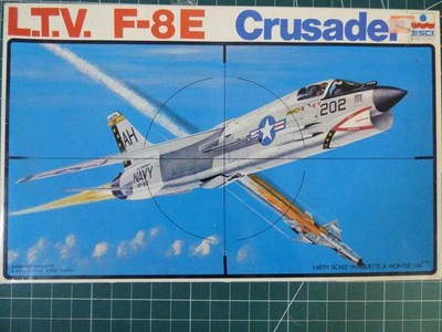 1/48 ESCI #4011 SUPEREB HIGH DETAIL RARE OOP US NAVY L.T.V F-8E CRUSADER JET