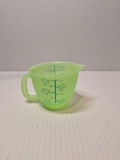 Tupperware Plastic Measuring Cup, Green, Vintage