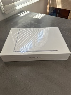 NEW SEALED Apple MacBook Air M2 13.6  8GB 256GB Space Gray