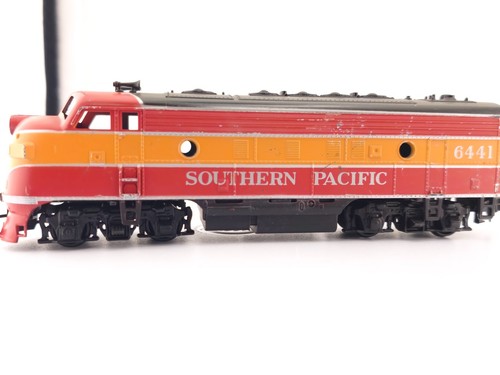 *LEER* Unidad maniquí Athearn escala HO 3035 luz diurna Southern Pacific F7A SP #6441 | Zustand: Used