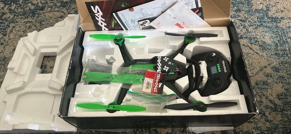Drone Traxxas Aton Monster Energy RARO no se vende en tiendas - Totalmente funcional Foto 2 de 3
