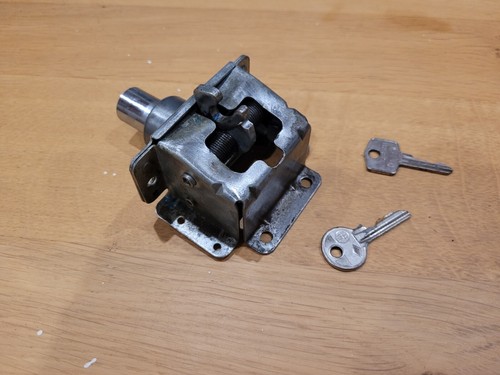 Aston Martin DB5 Original Usado Boot Lock Conjunto - Imagen 2 de 5