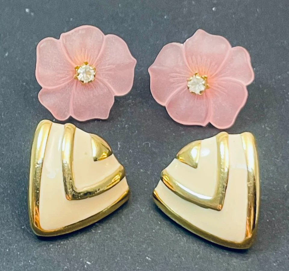 Lote De Colección De 2 Pares Avon Pendientes Florales Convertibles Rosa Pensamiento Tachuelas Esmalte Blanco Foto 3 de 4