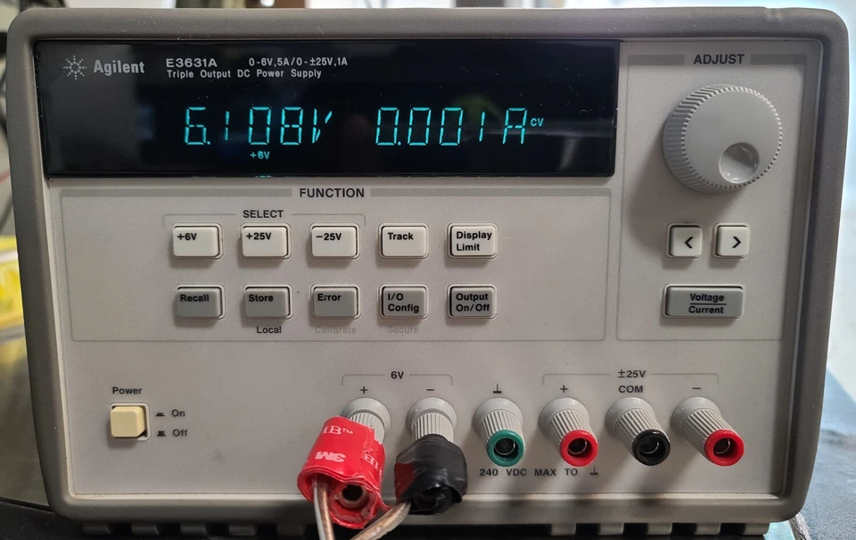 HP E3631A 0-6V/5A, 0-25V/1A, & -0-25V/1A Triple Output DC Power Supply - Image 2 of 4